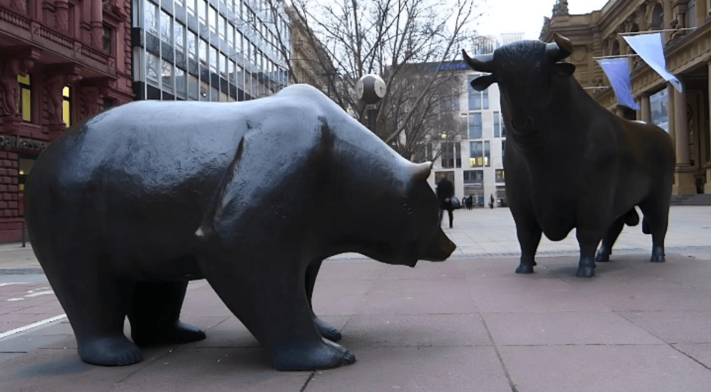 Baissier vs. Haussier : le combat qui génère des vagues impulsives et correctives