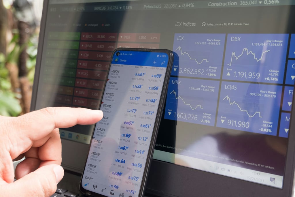 PEA ou assurance vie Que et comment choisir Comparatif détaillé - Univers d'investissement