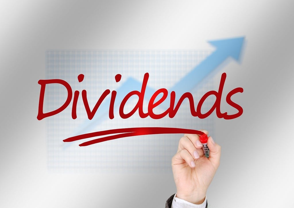 Quelles actions versent des dividendes mensuels