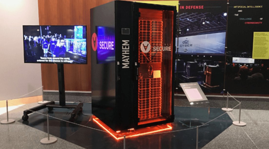 Serveur sécurisé MAYHEM utilisé dans les solutions d'intelligence artificielle militaire par Palantir